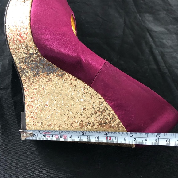 Shimmering Wedges - Picture 6 of 7